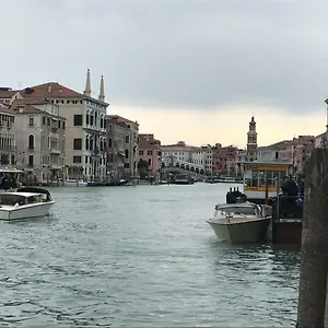 Palazzo Grassi And Accademia Bridge Superb House Apartamento Venecia